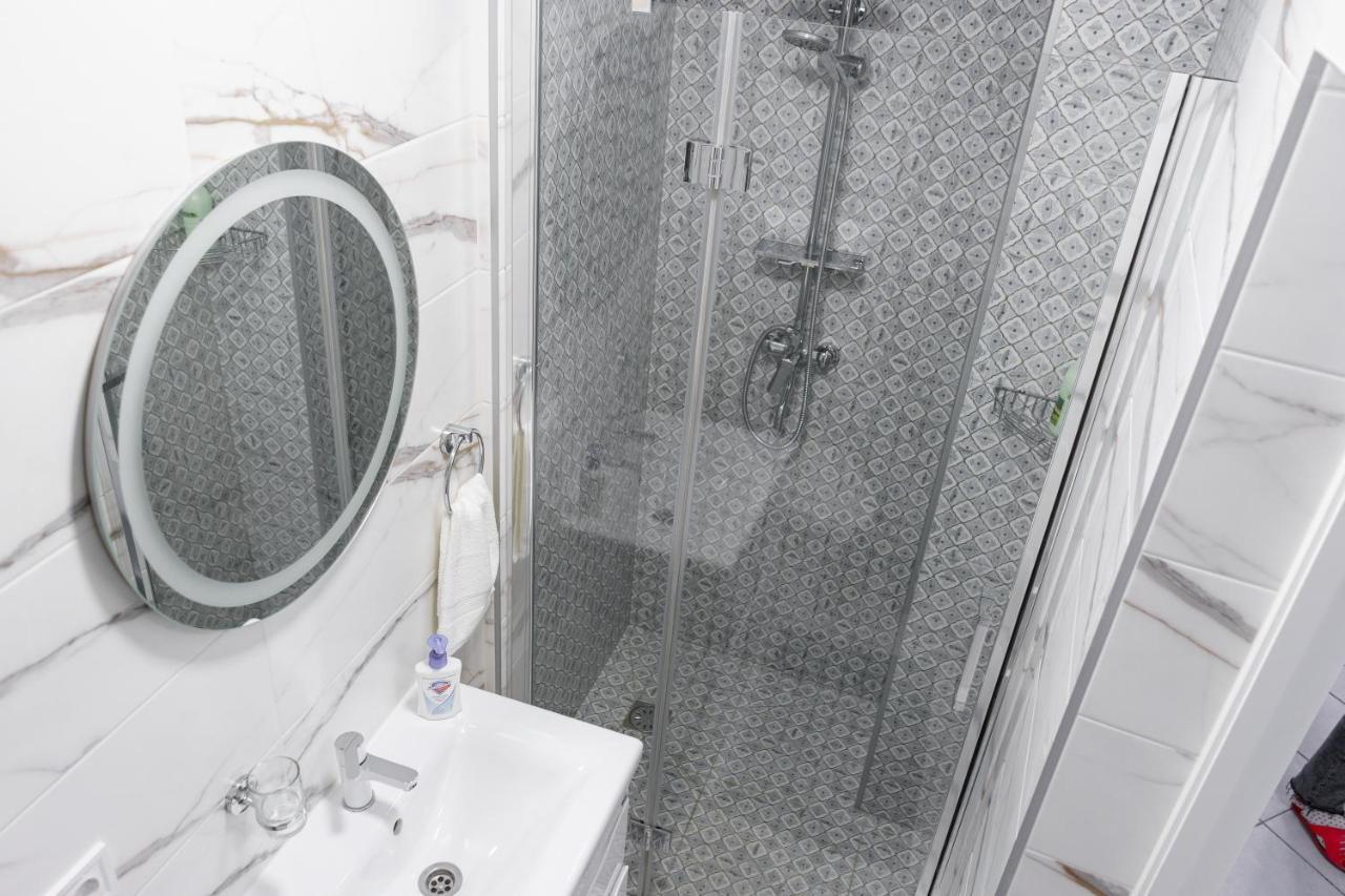 Charming Apartments In The Heart Of Lviv - Valova, Nasypna Str Ngoại thất bức ảnh